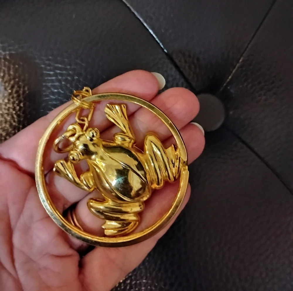 Gold Frog Keychain